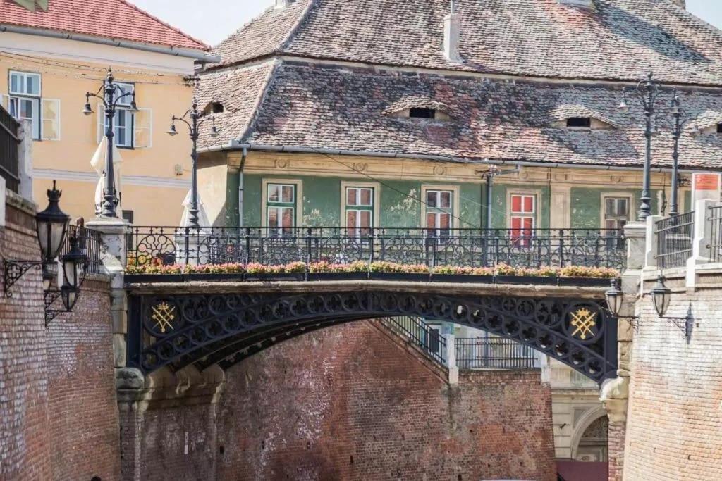 The Bridge Of Lies Apartment Sibiu Exterior photo